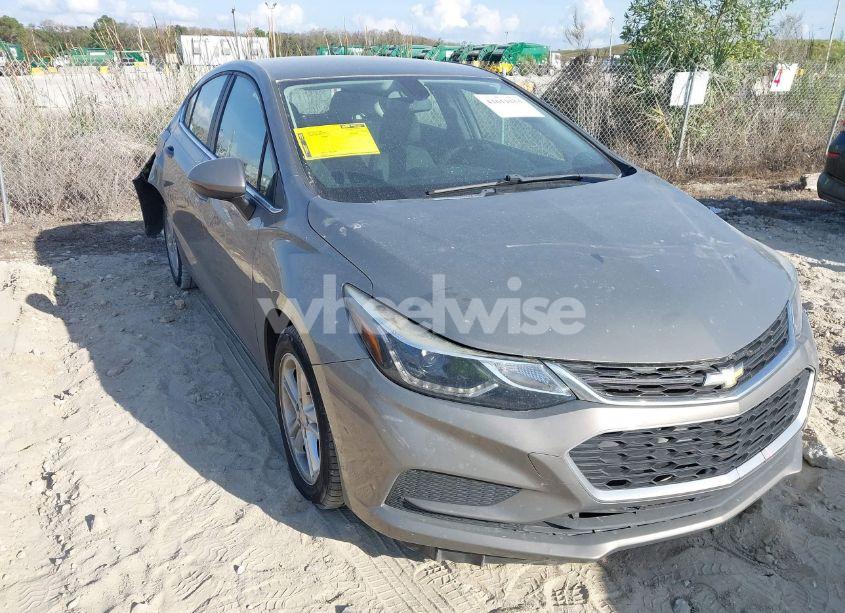 2018 Chevrolet Cruze LT AUTO (VIN 3G1BE6SM6JS646868) main photo