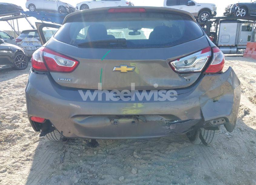 Photo 6 of 2018 Chevrolet Cruze LT AUTO (VIN 3G1BE6SM6JS646868)