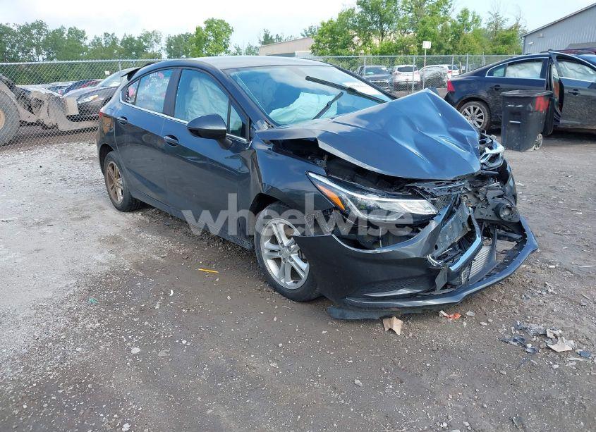 2018 Chevrolet Cruze LT AUTO (VIN 3G1BE6SM6JS654260) main photo