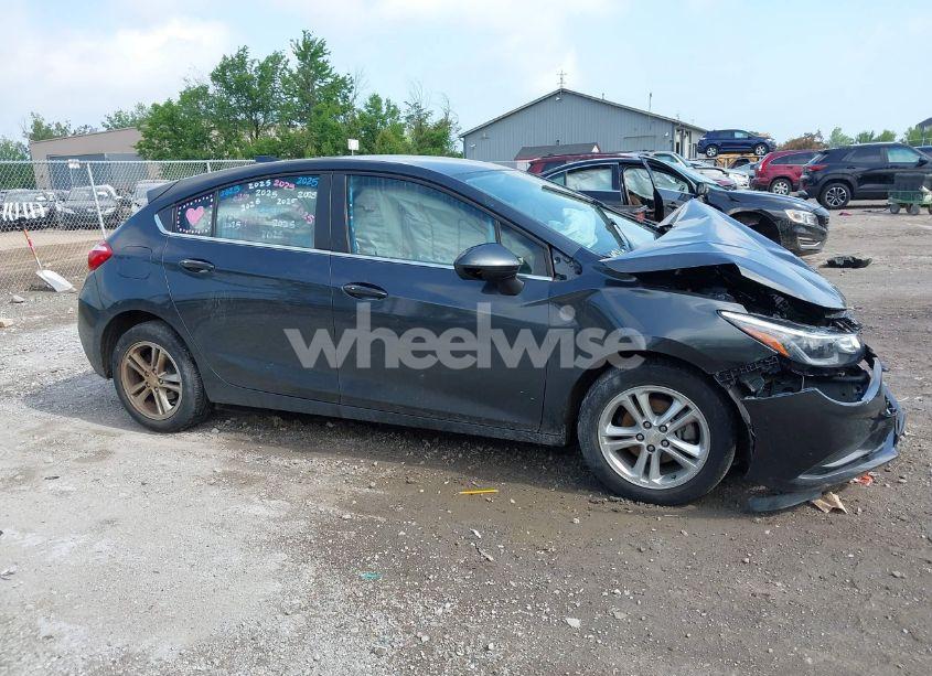 Photo 13 of 2018 Chevrolet Cruze LT AUTO (VIN 3G1BE6SM6JS654260)