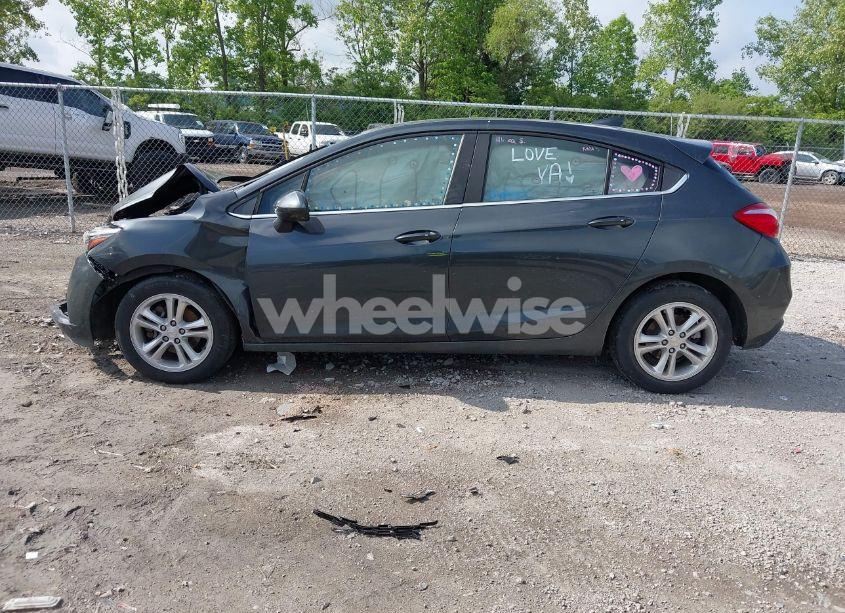 Photo 14 of 2018 Chevrolet Cruze LT AUTO (VIN 3G1BE6SM6JS654260)