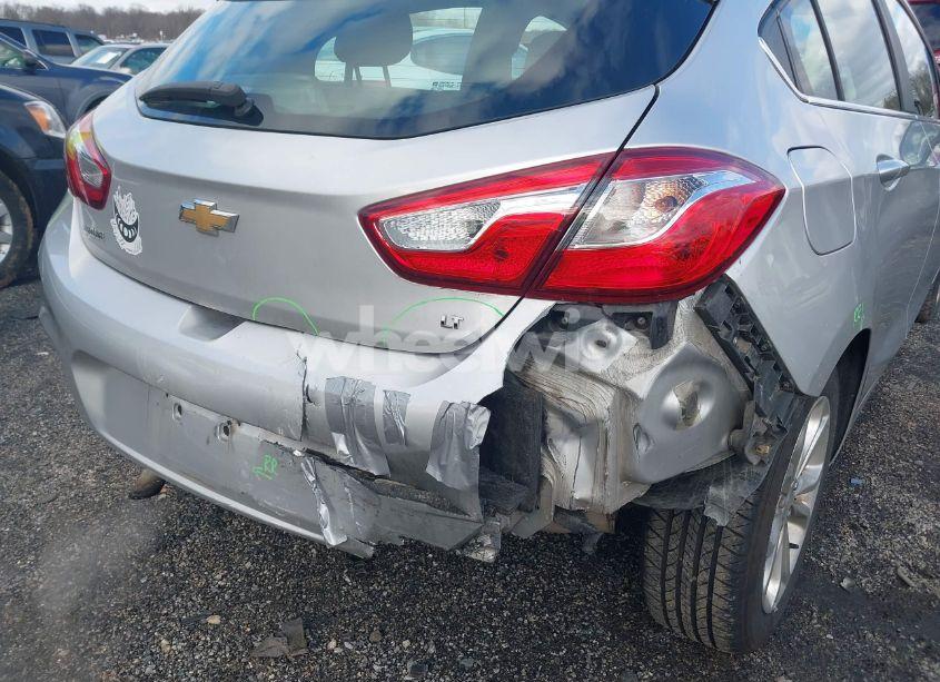 Photo 6 of 2019 Chevrolet Cruze LT (VIN 3G1BE6SM6KS543760)