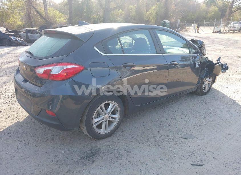 Photo 4 of 2017 Chevrolet Cruze LT (VIN 3G1BE6SM7HS518990)