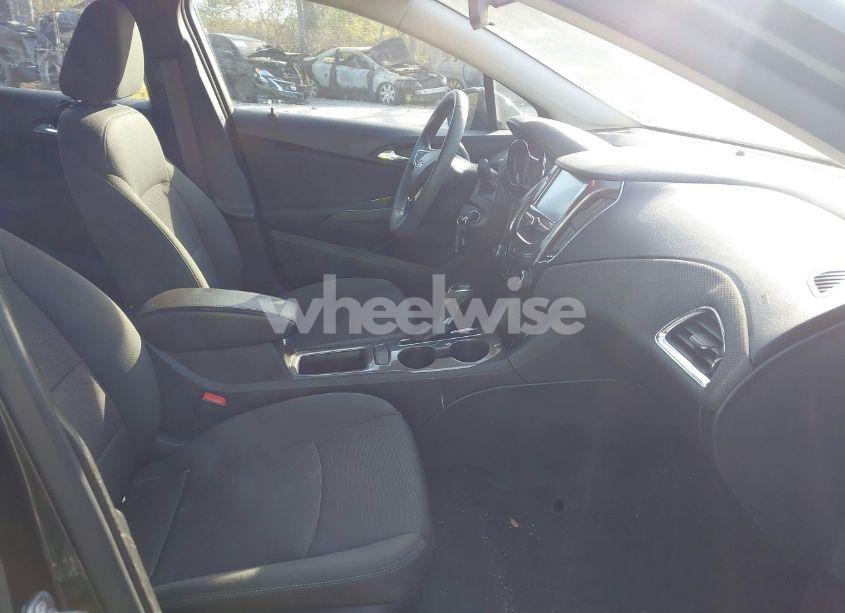 Photo 5 of 2017 Chevrolet Cruze LT (VIN 3G1BE6SM7HS518990)