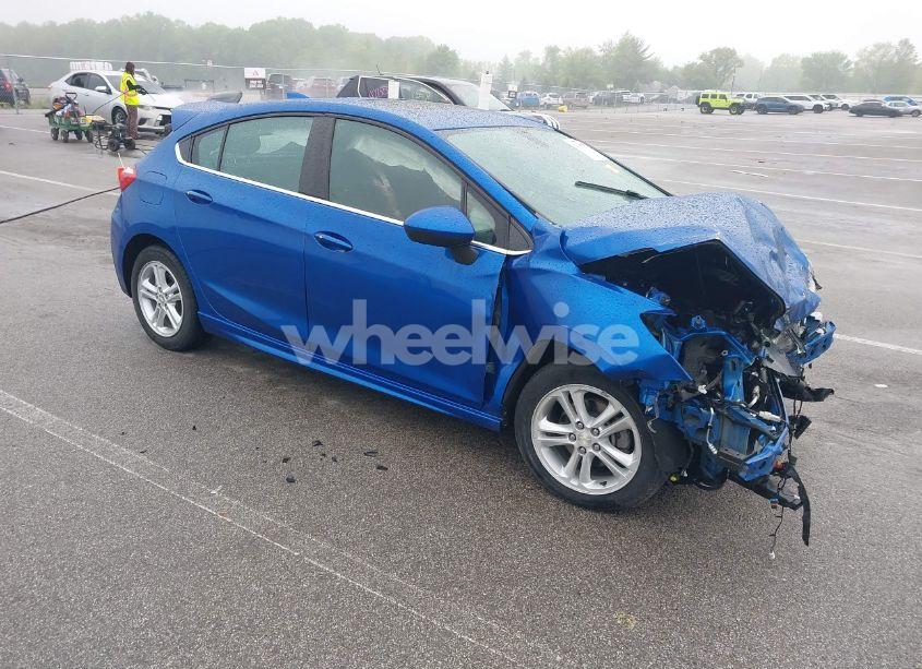 2017 Chevrolet Cruze LT AUTO (VIN 3G1BE6SM7HS532680) main photo