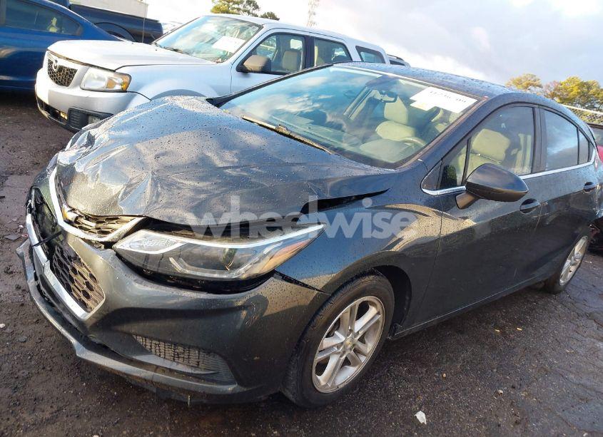 Photo 2 of 2017 Chevrolet Cruze LT AUTO (VIN 3G1BE6SM7HS535305)