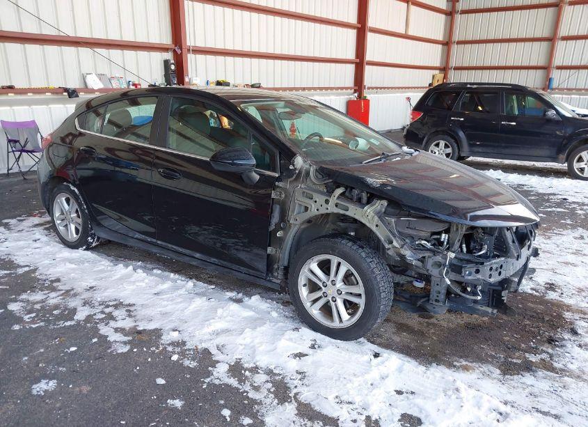 2017 Chevrolet Cruze LT AUTO (VIN 3G1BE6SM7HS538575) main photo