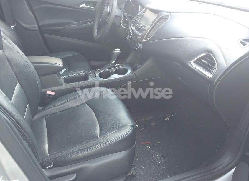 Photo 5 of 2017 Chevrolet Cruze LT AUTO (VIN 3G1BE6SM7HS546448)