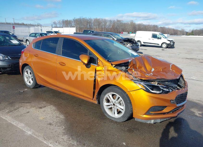 2017 Chevrolet Cruze LT AUTO (VIN 3G1BE6SM7HS552511) main photo