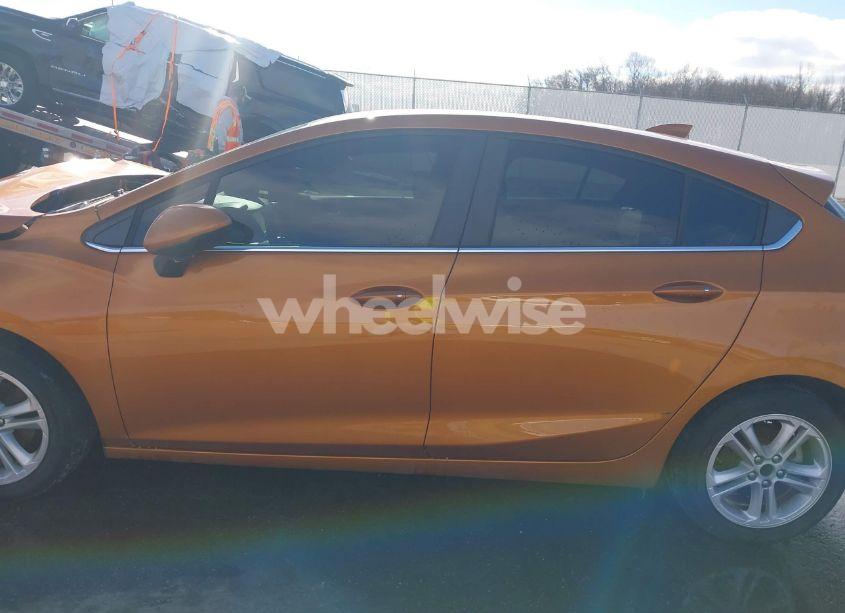 Photo 14 of 2017 Chevrolet Cruze LT AUTO (VIN 3G1BE6SM7HS552511)