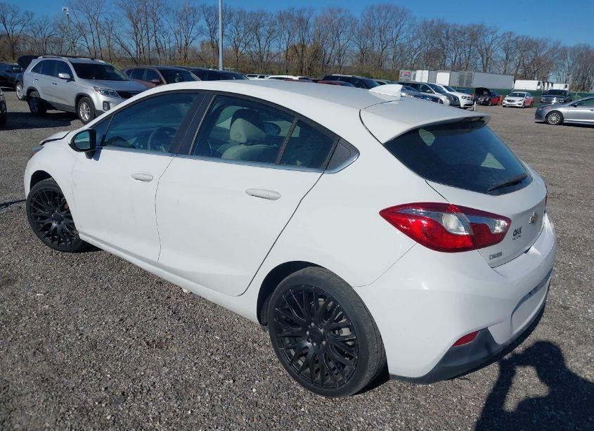 Photo 3 of 2017 Chevrolet Cruze LT AUTO (VIN 3G1BE6SM7HS569471)