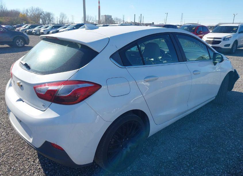 Photo 4 of 2017 Chevrolet Cruze LT AUTO (VIN 3G1BE6SM7HS569471)