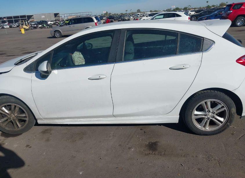 Photo 13 of 2017 Chevrolet Cruze LT AUTO (VIN 3G1BE6SM7HS585847)