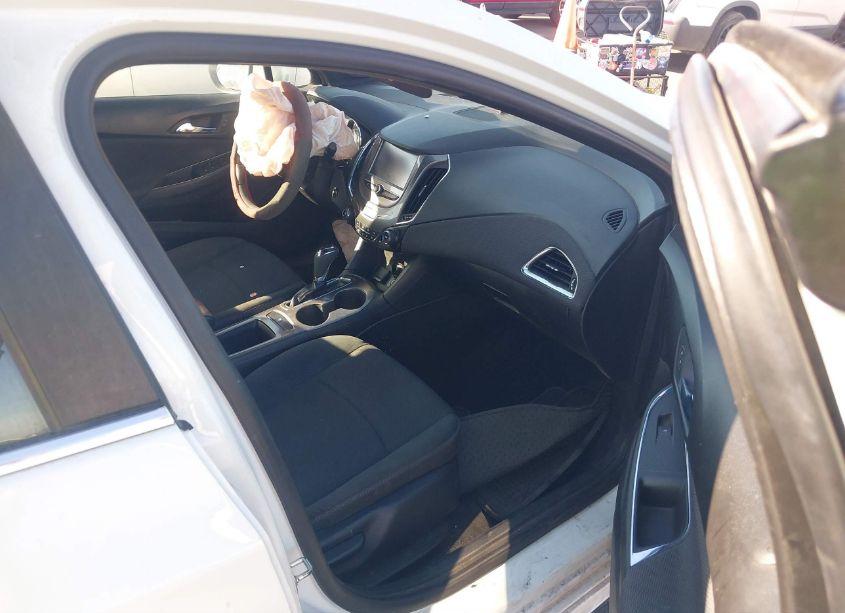 Photo 5 of 2017 Chevrolet Cruze LT AUTO (VIN 3G1BE6SM7HS585847)