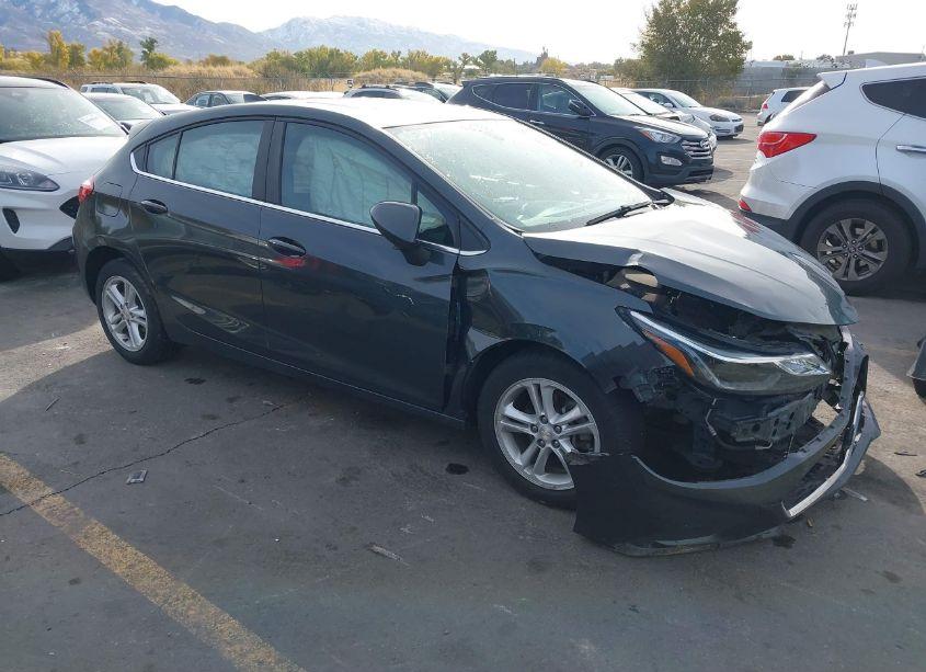 2018 Chevrolet Cruze LT AUTO (VIN 3G1BE6SM7JS596322) main photo
