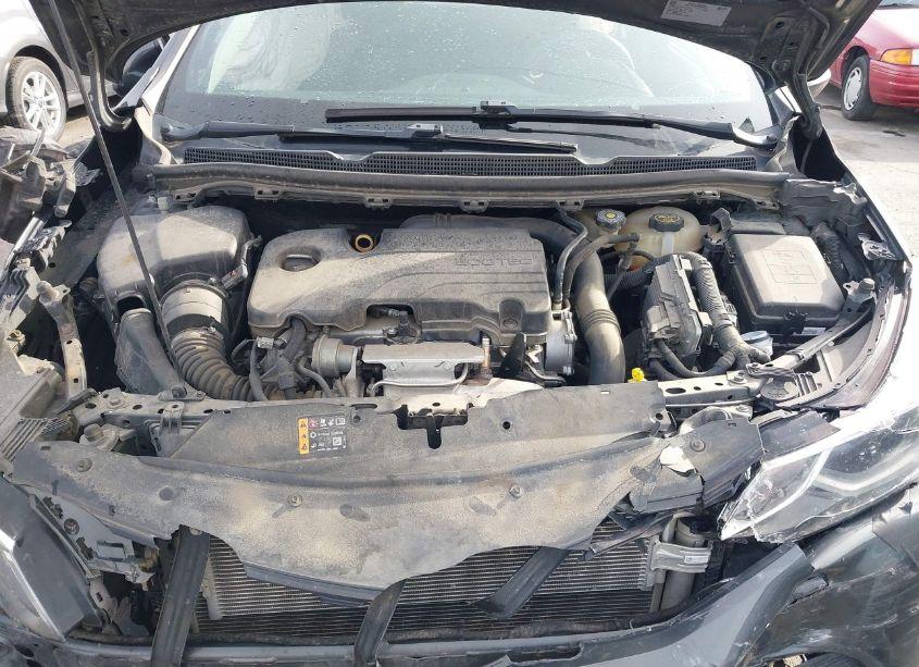 Photo 10 of 2018 Chevrolet Cruze LT AUTO (VIN 3G1BE6SM7JS596322)