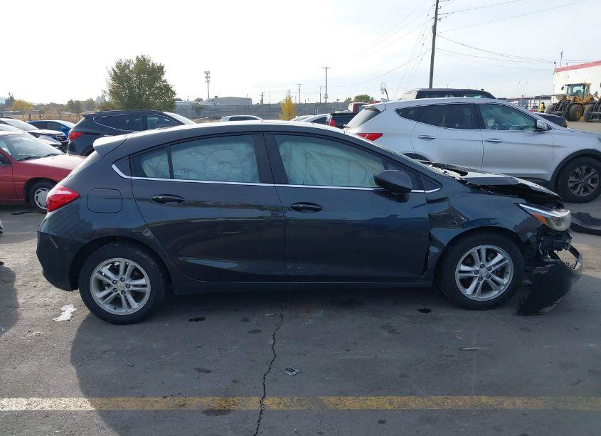 Photo 13 of 2018 Chevrolet Cruze LT AUTO (VIN 3G1BE6SM7JS596322)
