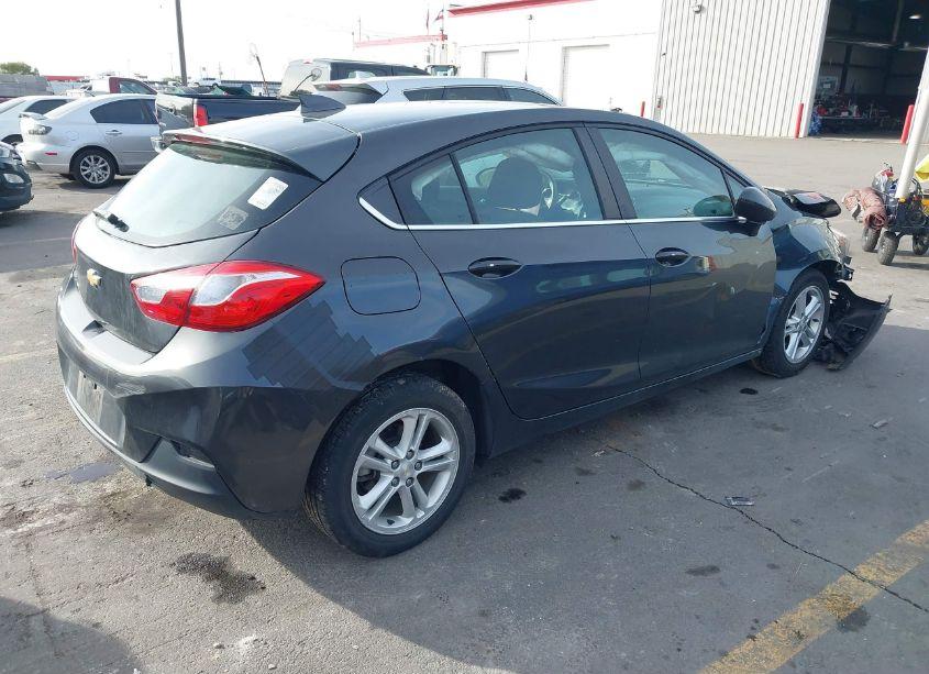 Photo 4 of 2018 Chevrolet Cruze LT AUTO (VIN 3G1BE6SM7JS596322)