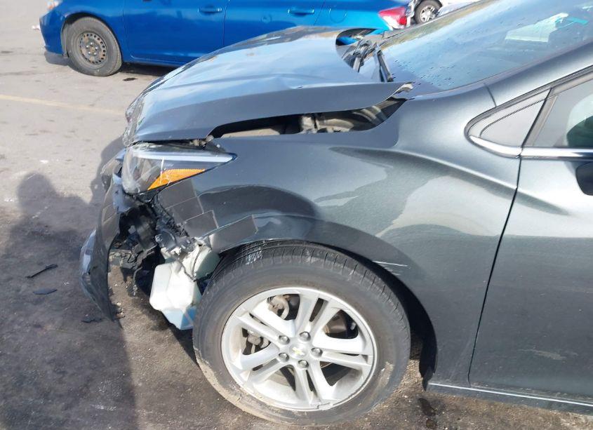 Photo 6 of 2018 Chevrolet Cruze LT AUTO (VIN 3G1BE6SM7JS596322)