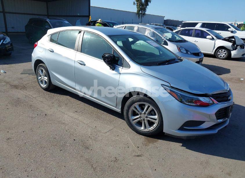 2018 Chevrolet Cruze LT AUTO (VIN 3G1BE6SM7JS606735) main photo