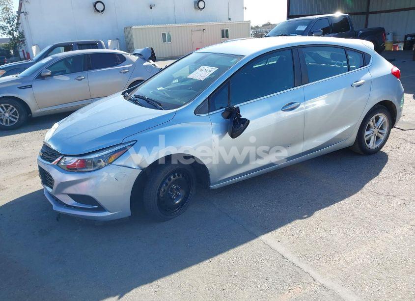 Photo 2 of 2018 Chevrolet Cruze LT AUTO (VIN 3G1BE6SM7JS606735)