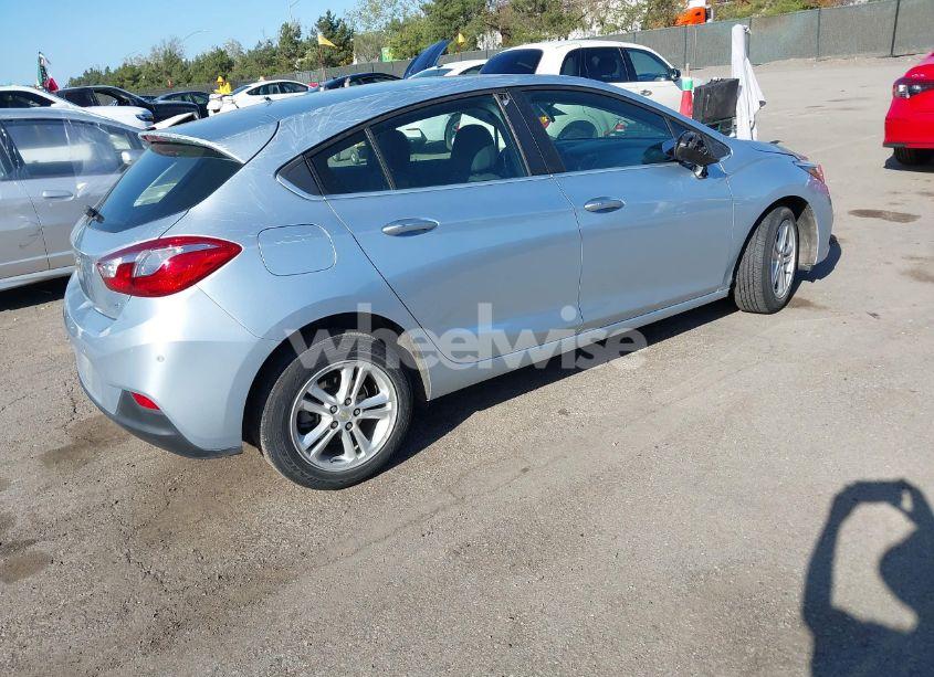 Photo 4 of 2018 Chevrolet Cruze LT AUTO (VIN 3G1BE6SM7JS606735)