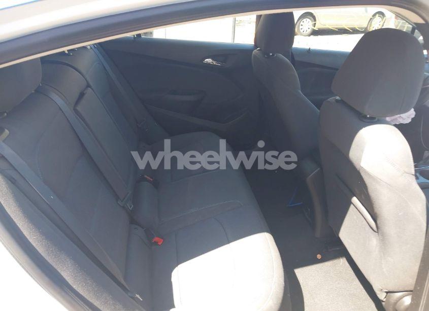 Photo 8 of 2018 Chevrolet Cruze LT AUTO (VIN 3G1BE6SM7JS622627)