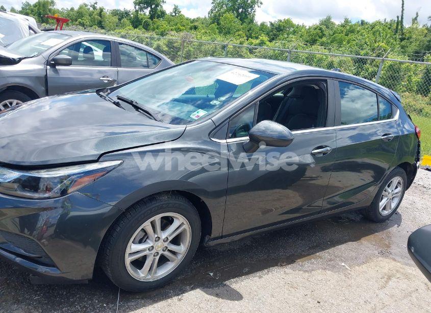 Photo 14 of 2018 Chevrolet Cruze LT AUTO (VIN 3G1BE6SM7JS653196)