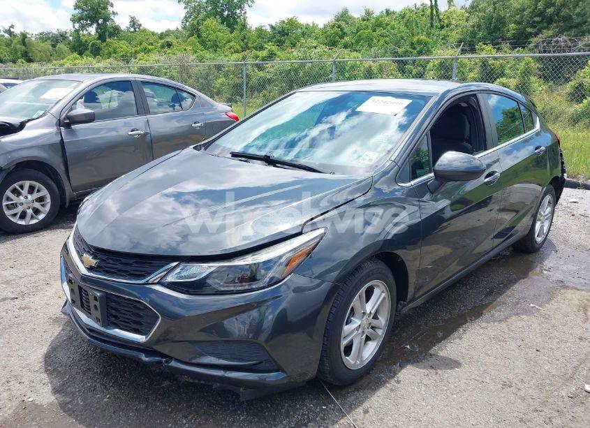 Photo 2 of 2018 Chevrolet Cruze LT AUTO (VIN 3G1BE6SM7JS653196)