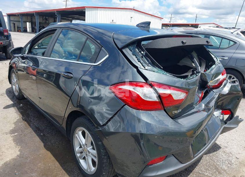 Photo 3 of 2018 Chevrolet Cruze LT AUTO (VIN 3G1BE6SM7JS653196)