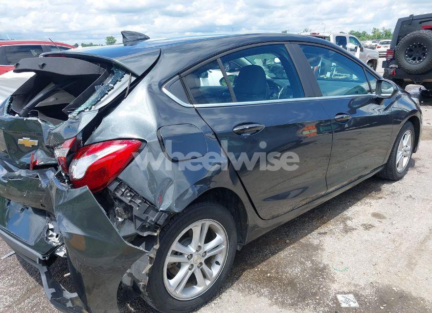 Photo 8 of 2018 Chevrolet Cruze LT AUTO (VIN 3G1BE6SM7JS653196)