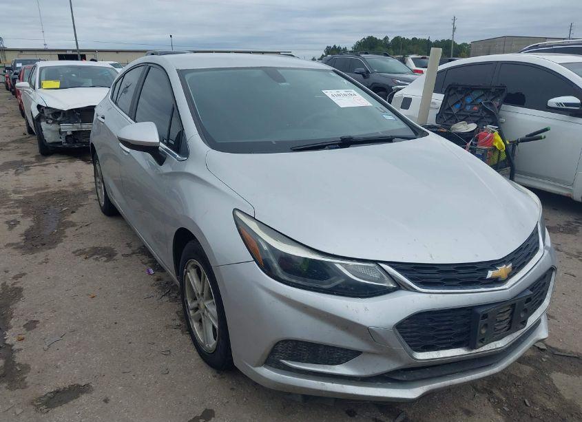 2017 Chevrolet Cruze LT AUTO (VIN 3G1BE6SM8HS510879) main photo
