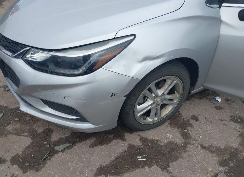 Photo 6 of 2017 Chevrolet Cruze LT AUTO (VIN 3G1BE6SM8HS510879)