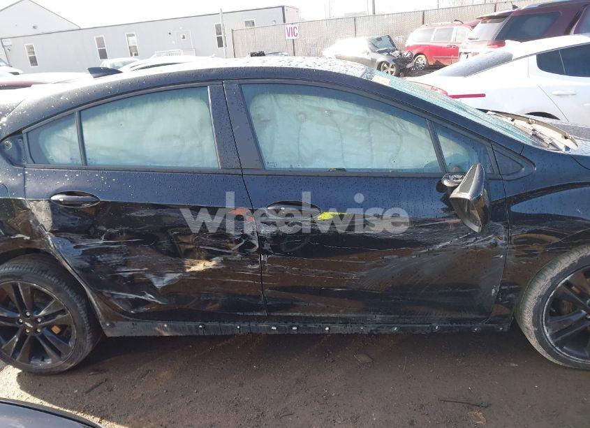 Photo 13 of 2018 Chevrolet Cruze LT AUTO (VIN 3G1BE6SM8JS602757)