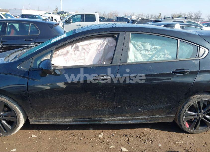 Photo 14 of 2018 Chevrolet Cruze LT AUTO (VIN 3G1BE6SM8JS602757)