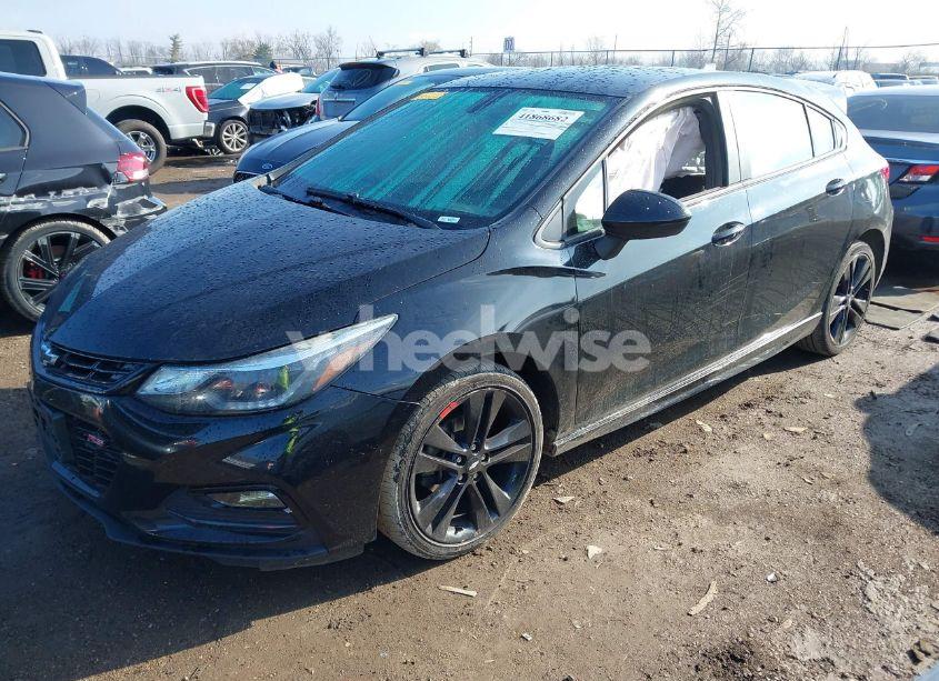 Photo 2 of 2018 Chevrolet Cruze LT AUTO (VIN 3G1BE6SM8JS602757)