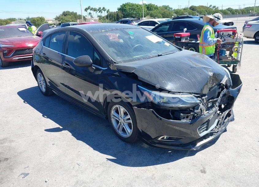 2018 Chevrolet Cruze LT AUTO (VIN 3G1BE6SM8JS648752) main photo