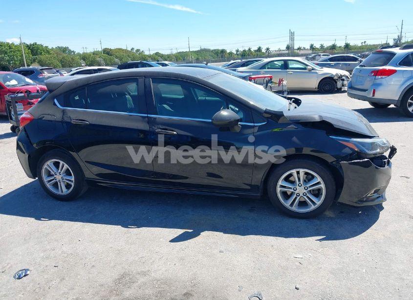 Photo 13 of 2018 Chevrolet Cruze LT AUTO (VIN 3G1BE6SM8JS648752)