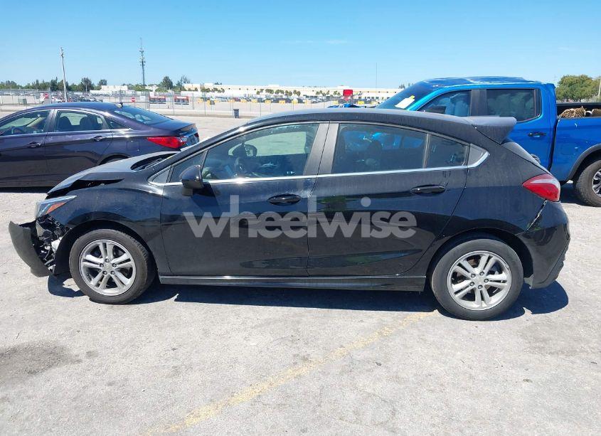 Photo 14 of 2018 Chevrolet Cruze LT AUTO (VIN 3G1BE6SM8JS648752)