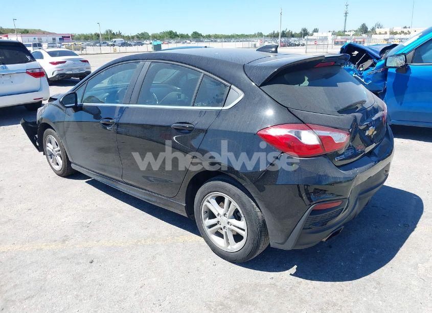 Photo 3 of 2018 Chevrolet Cruze LT AUTO (VIN 3G1BE6SM8JS648752)