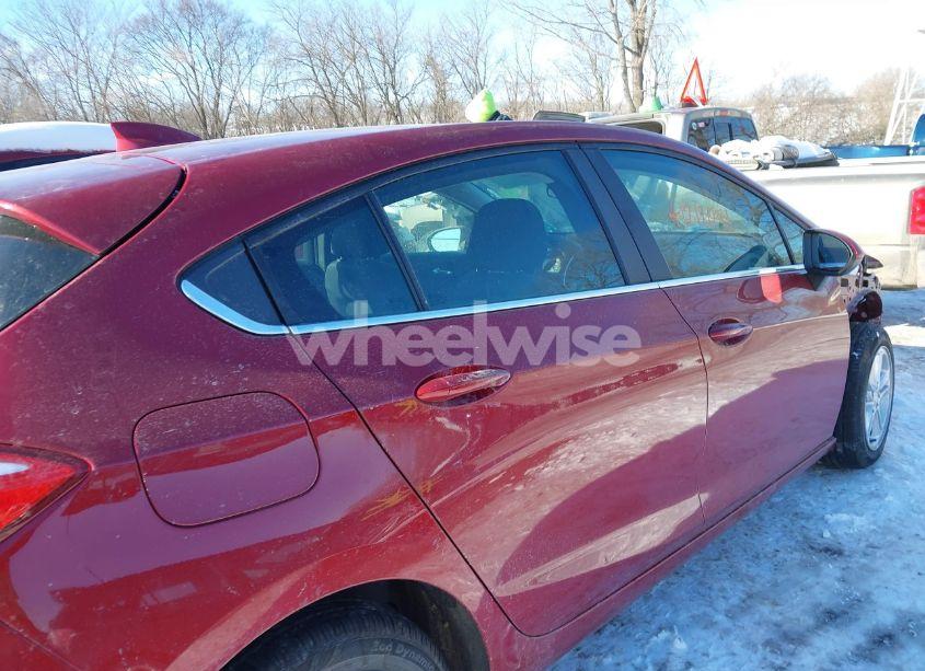 Photo 14 of 2018 Chevrolet Cruze LT AUTO (VIN 3G1BE6SM8JS653921)