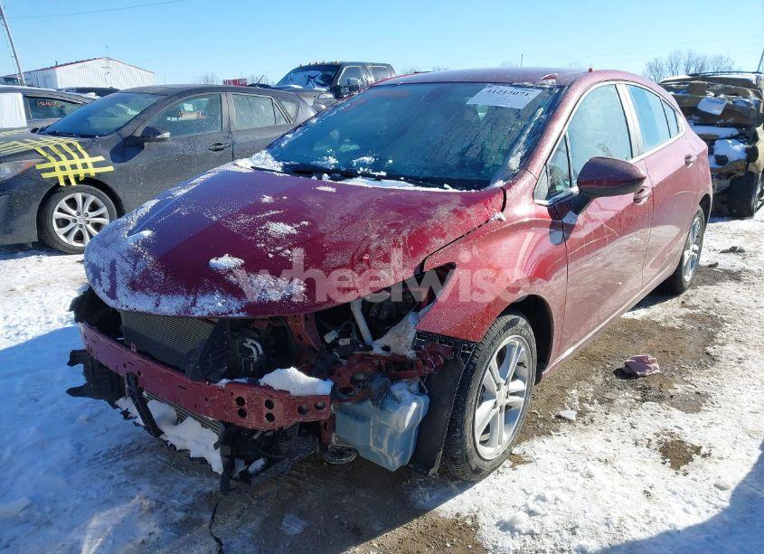 Photo 2 of 2018 Chevrolet Cruze LT AUTO (VIN 3G1BE6SM8JS653921)