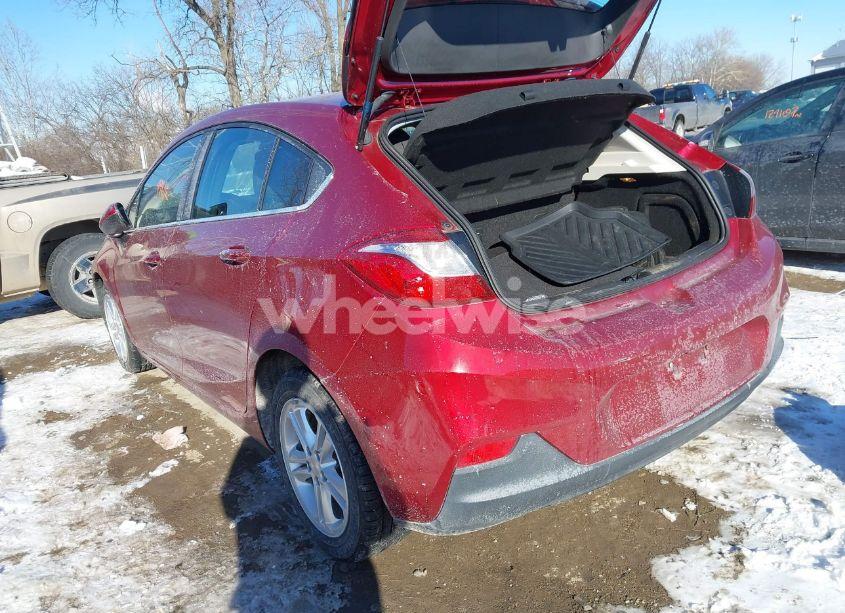Photo 3 of 2018 Chevrolet Cruze LT AUTO (VIN 3G1BE6SM8JS653921)