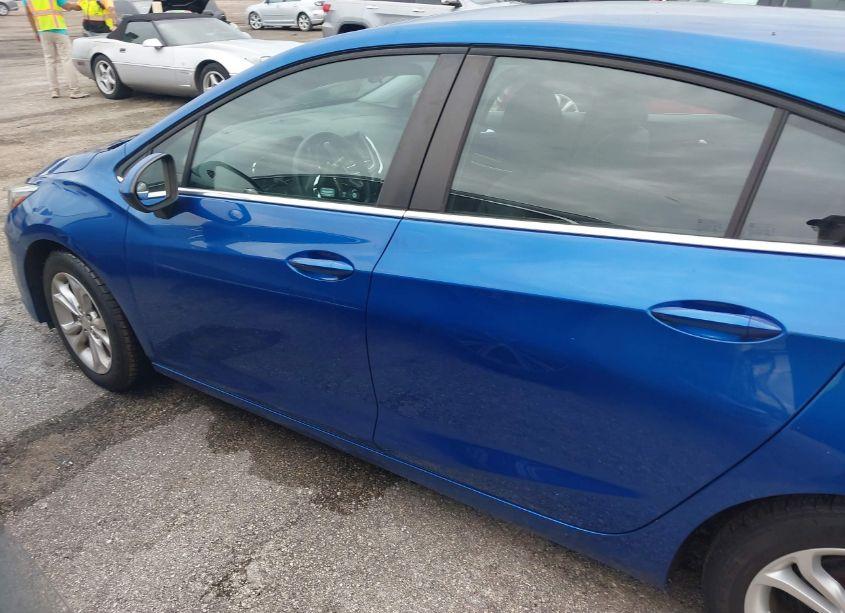 Photo 14 of 2019 Chevrolet Cruze LT (VIN 3G1BE6SM8KS599473)