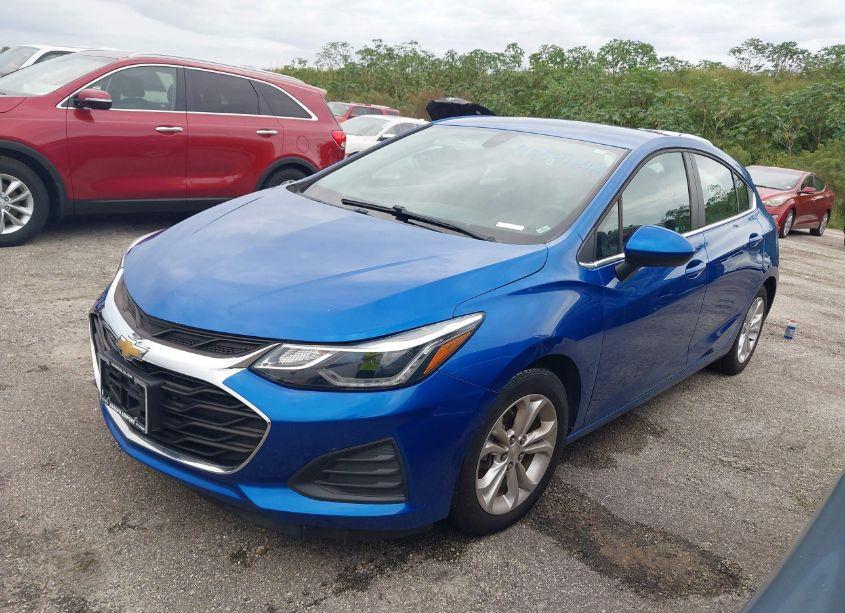 Photo 2 of 2019 Chevrolet Cruze LT (VIN 3G1BE6SM8KS599473)
