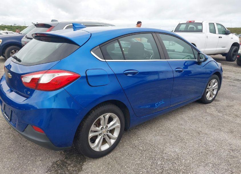Photo 4 of 2019 Chevrolet Cruze LT (VIN 3G1BE6SM8KS599473)