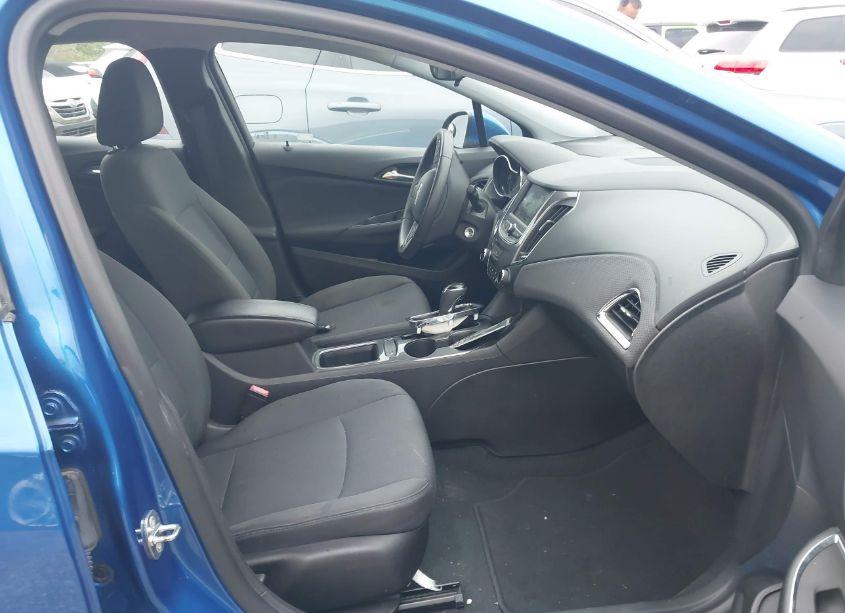 Photo 5 of 2019 Chevrolet Cruze LT (VIN 3G1BE6SM8KS599473)