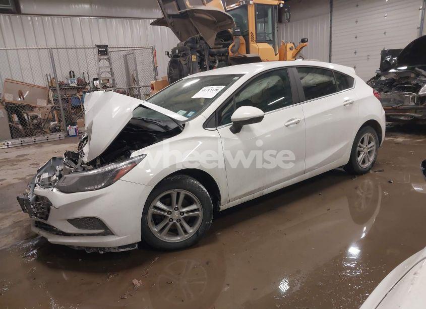 Photo 2 of 2017 Chevrolet Cruze LT AUTO (VIN 3G1BE6SM9HS510518)