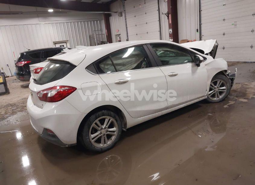Photo 4 of 2017 Chevrolet Cruze LT AUTO (VIN 3G1BE6SM9HS510518)
