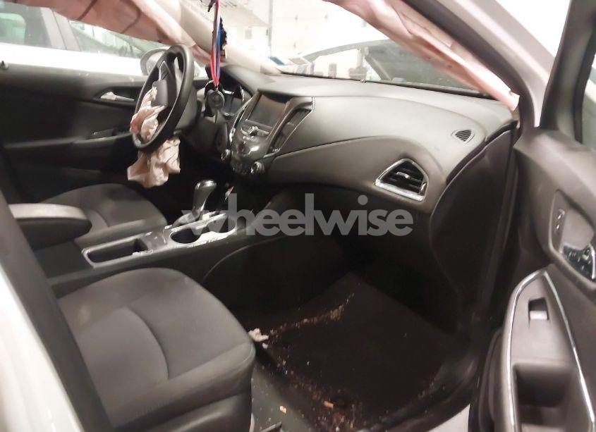 Photo 5 of 2017 Chevrolet Cruze LT AUTO (VIN 3G1BE6SM9HS510518)